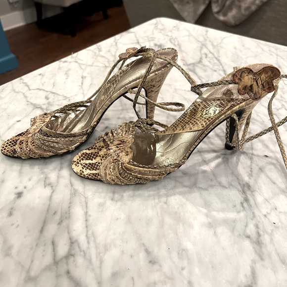 Vintage 1980s 9West snakeskin ankle wrap heels size 7 1/2 - Picture 3 of 10